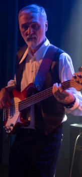 Bassista dal gusto musicale impareggiabile. Genre musicale: Battisti, rock/blues e Wordld music Peter  Gabriel